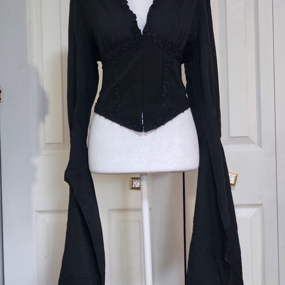 🦇 Dreamy Gothic Ethereal Bell-Sleeve Top 🦇 - Picture 3 of 8